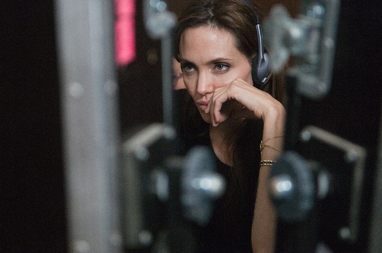 Angelina Jolie Wins Over Manhattan Press to Promote ‘Unbroken’